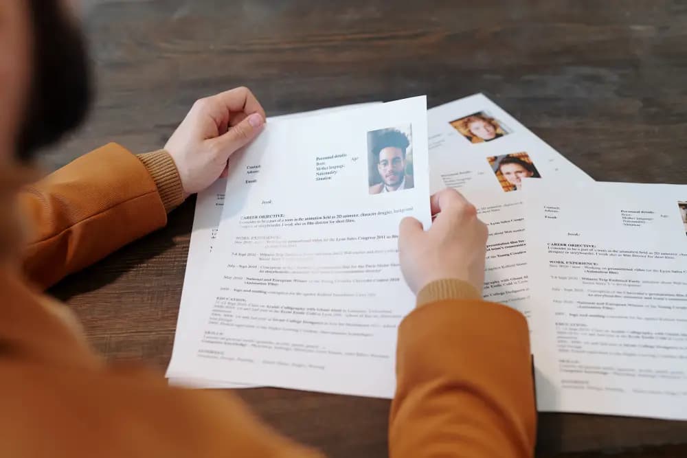 25 Contoh CV Lamaran Kerja Lengkap Terbaru 2025