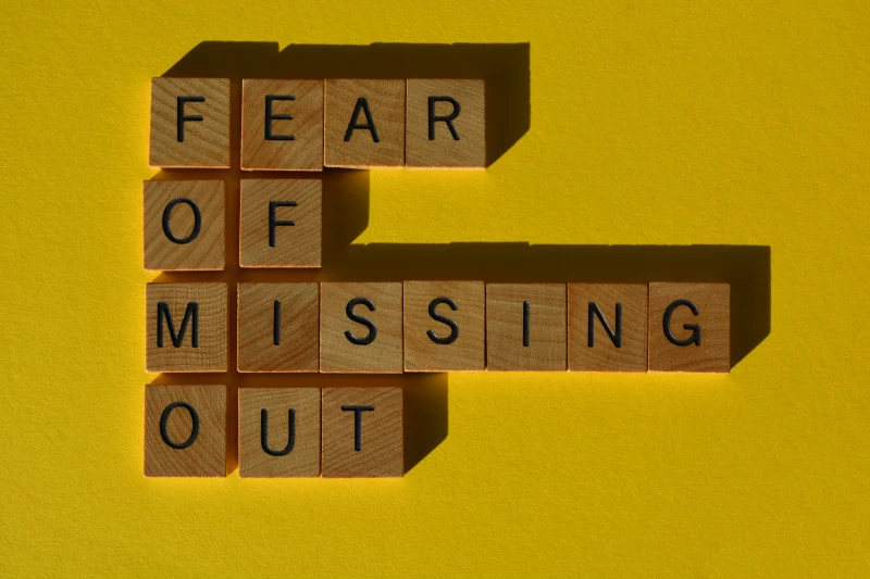 FOMO (Fear of Missing Out): Arti, Ciri, dan Cara Mengatasinya