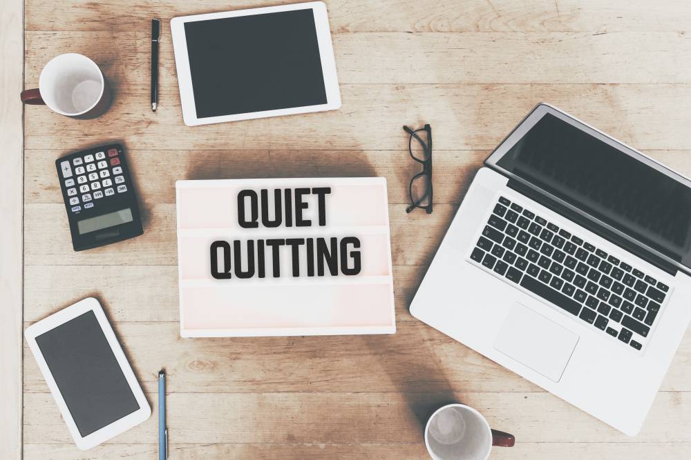 Quiet Quitting Pada Karyawan: Ciri, Pemicu, Dan Dampaknya - Payroll ...